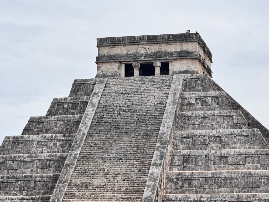 Fest Tulum — group under the moon