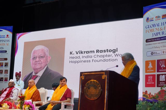 World Happiness Foundation 印度分会负责人 K. Vikram Rastogi 为论坛致开幕辞