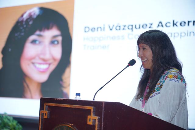 Deni Vázquez Ackerman，幸福教练与培训师